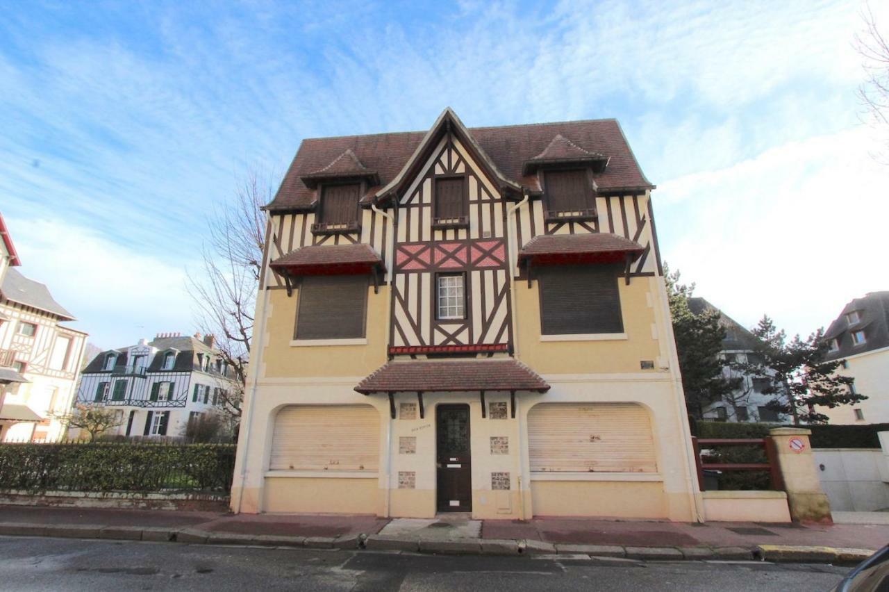 Le Royal Apartment Deauville Exterior foto