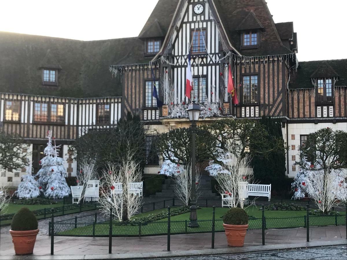 Le Royal Apartment Deauville Exterior foto